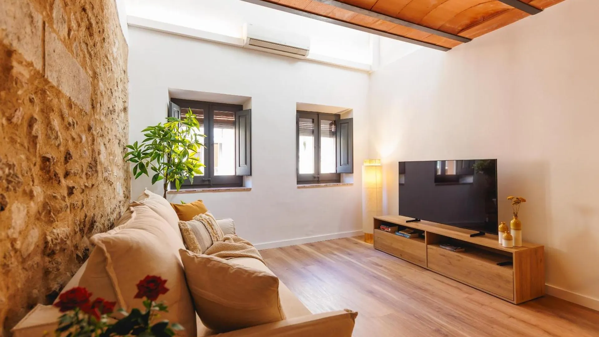 Apartment Bravissimo Ballesteries 40, Barri Vell Duplex Girona Spain